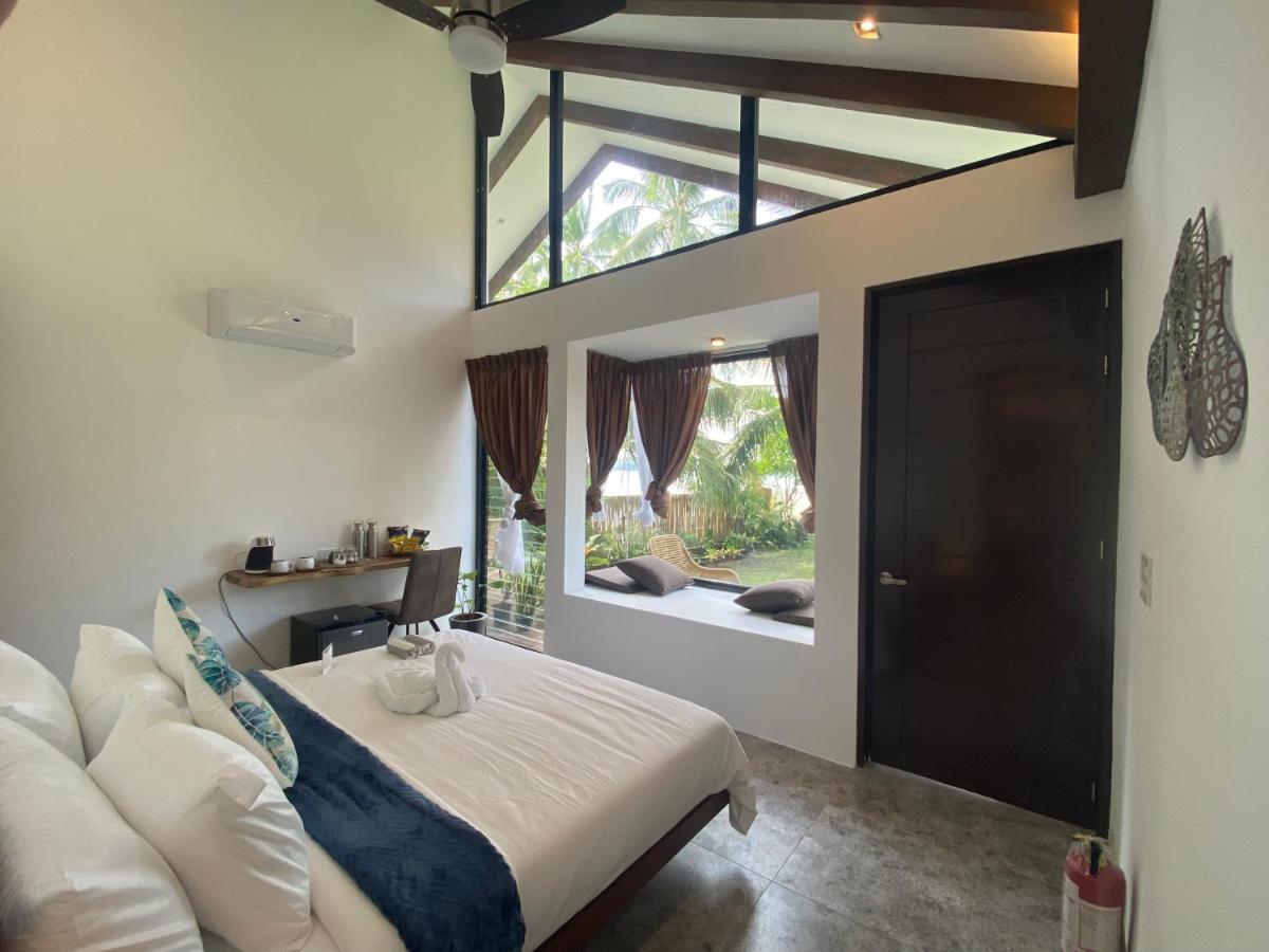 Amila Dive Beach Resort Sipalay Extérieur photo